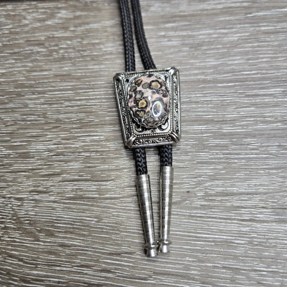 Vintage Western Leopard Skin Jasper Bolo Tie Silver Tone Filigree Black Cord